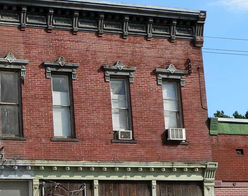 mesker building in Dongola